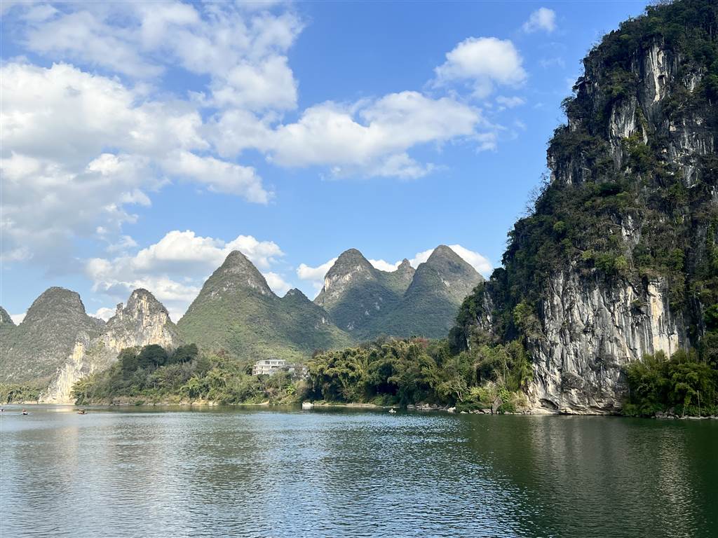 Magnificent Guilin — Fantastic Views at Lijiang (Li River)