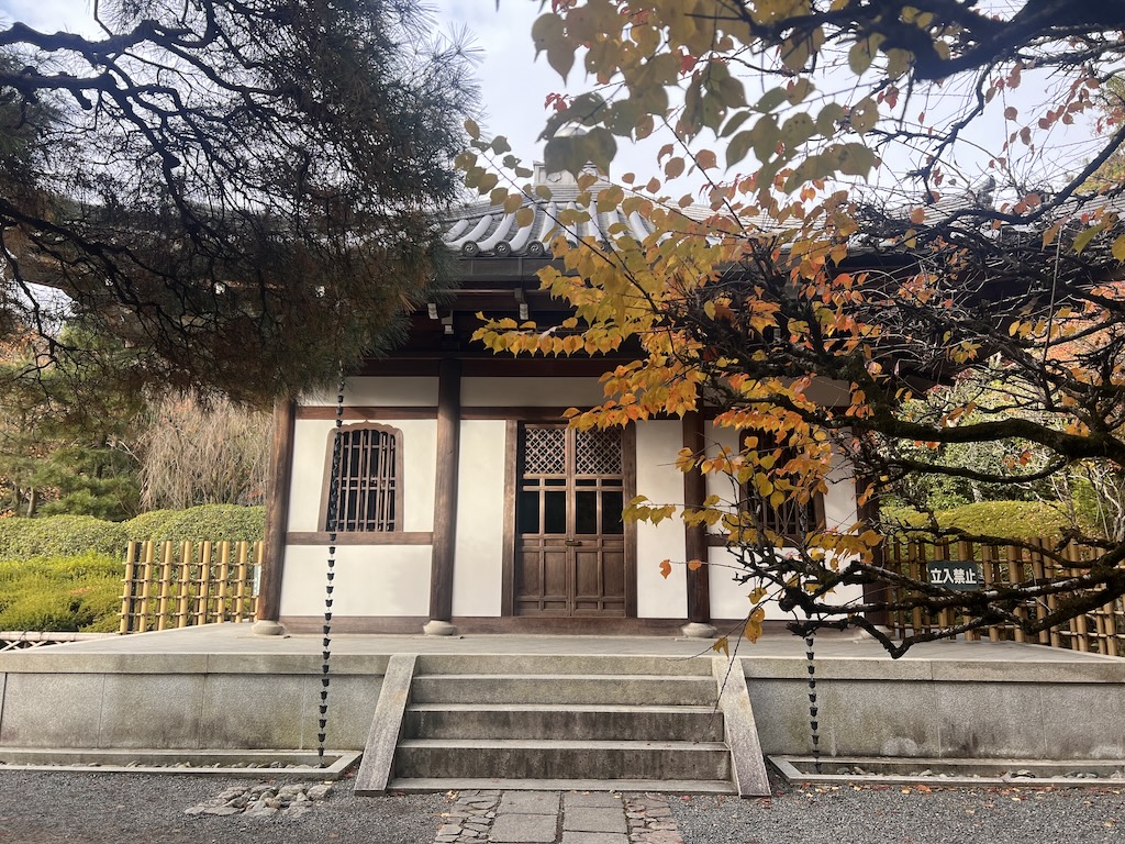 A Symphony of Colors – The Ryoan-ji Temple