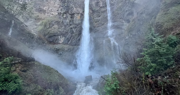 America on Foot — The Multnomah Falls