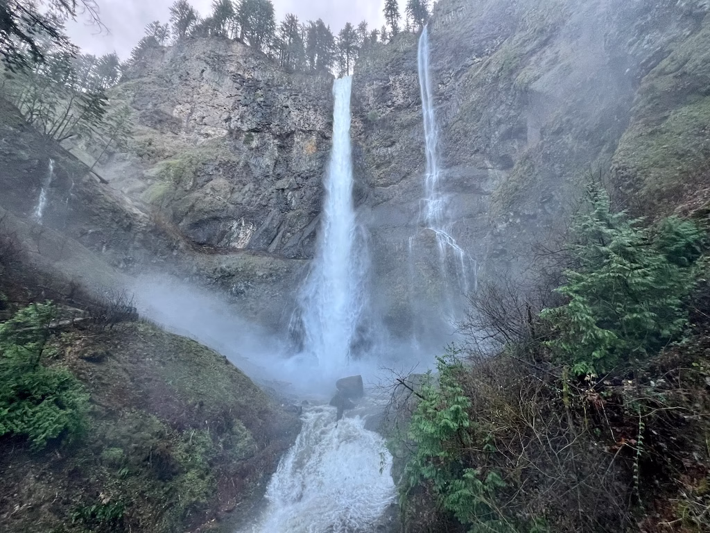 America on Foot — The Multnomah Falls