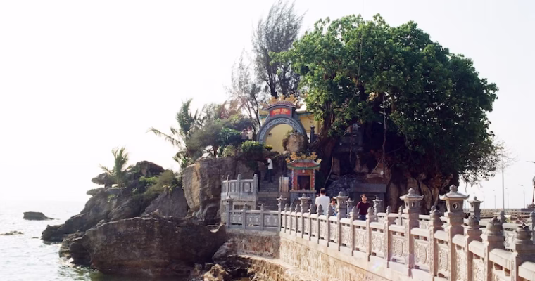 Prosperous Phu Quoc — The Dinh Cau Temple